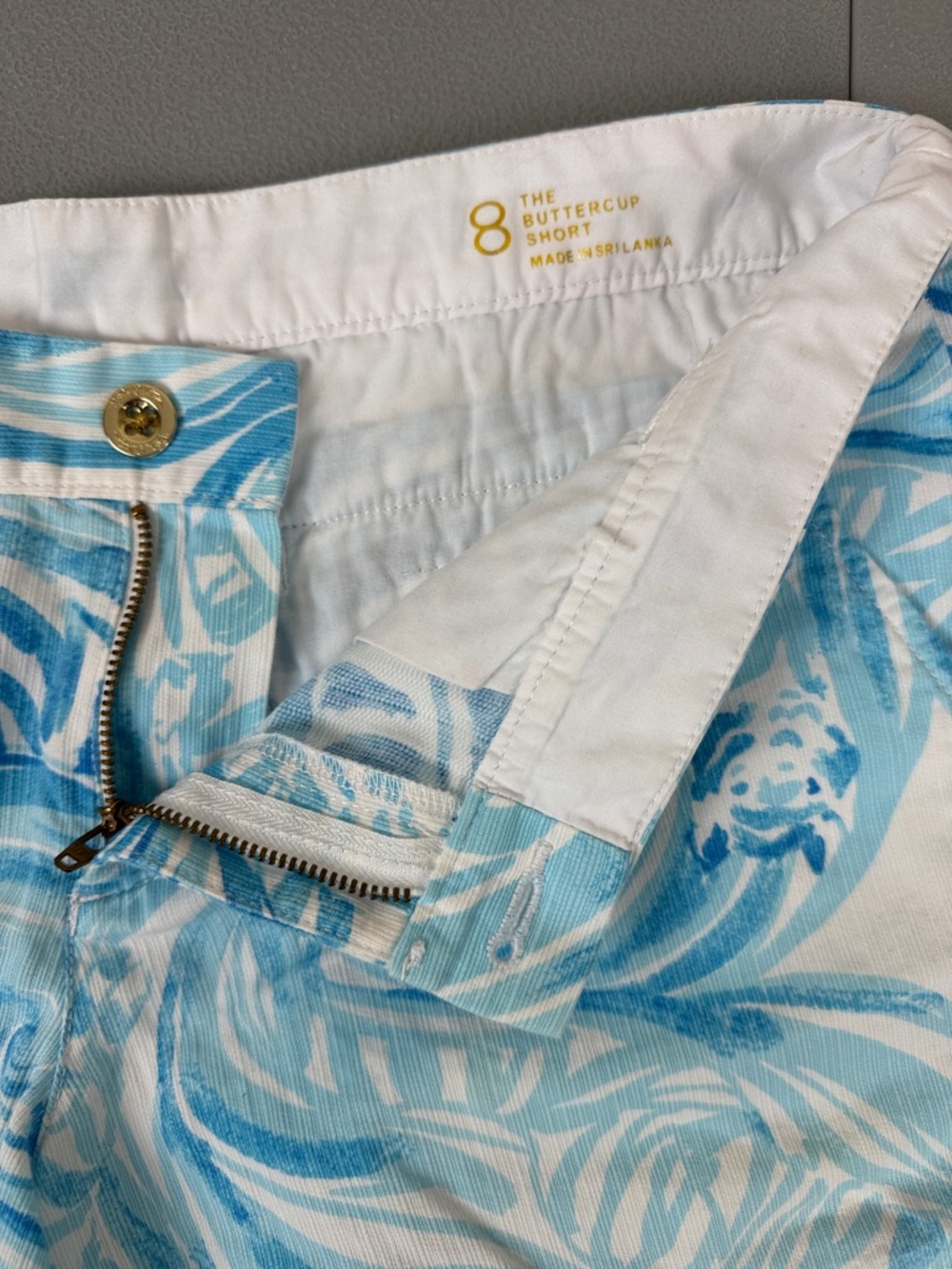Lilly Pulitzer Buttercup Short. Size 8. - Picture 6 of 6
